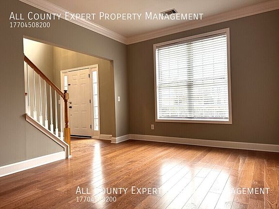 3rd image of 120 Rexford Ln