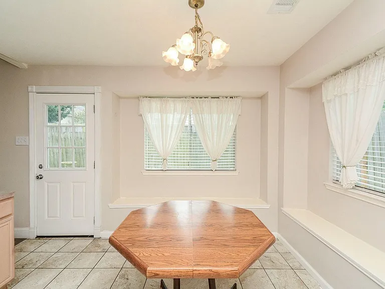 19715 Lindenfield Ct — Photo 11