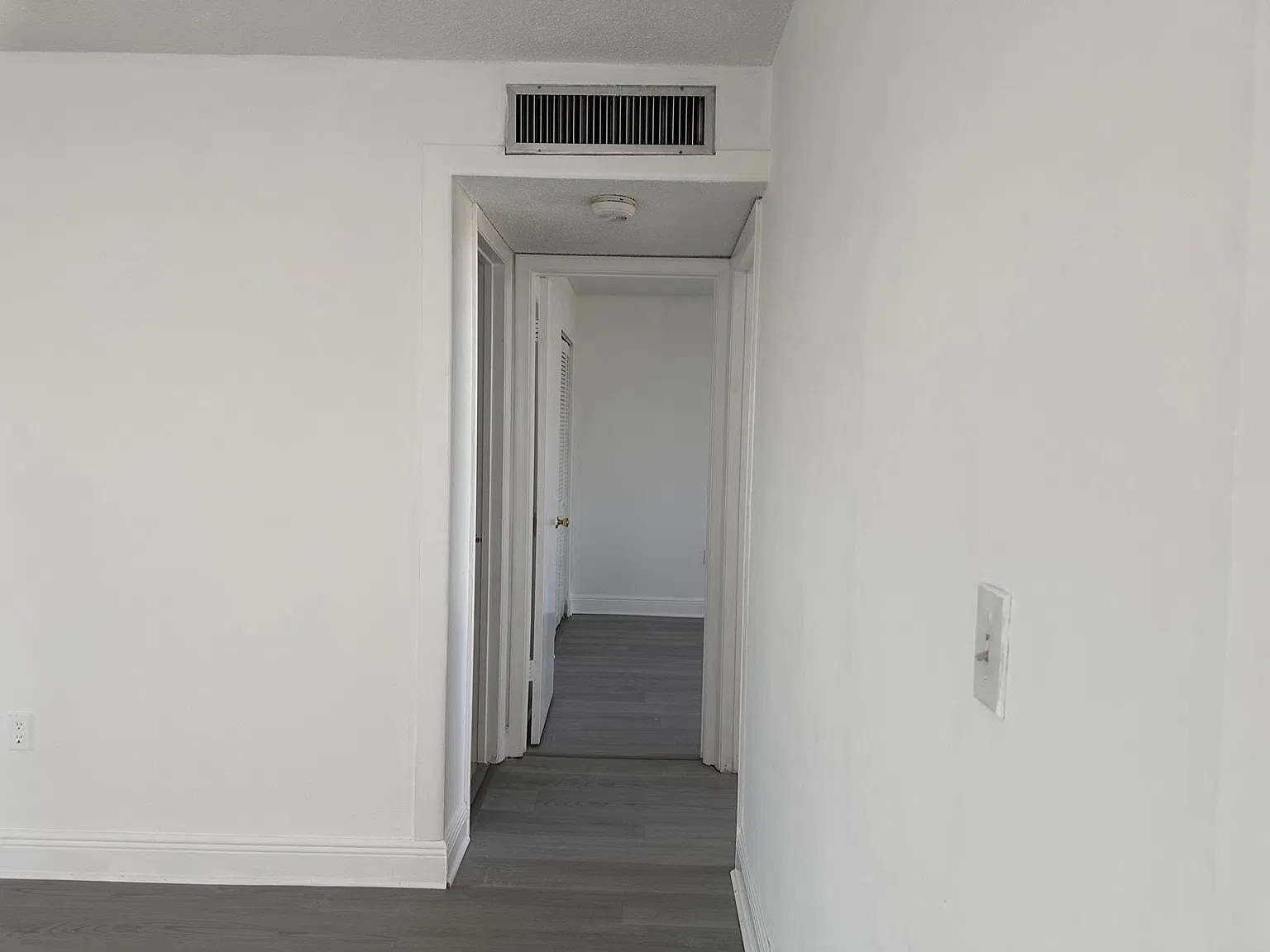 2 bed, 685 sqft, $2,100 — Photo 3