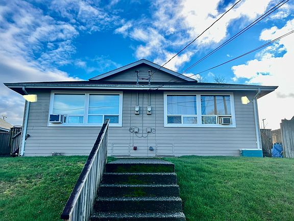 3rd image of 633 Ellinor Ave