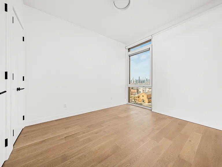 828 Metropolitan Ave #8L — Photo 7