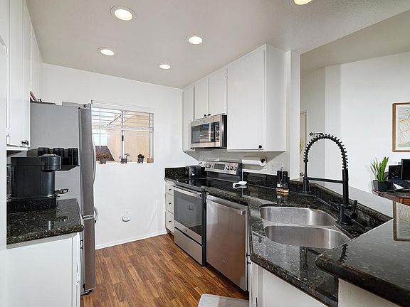 5th image of 7027 Camino Degrazia Unit 210