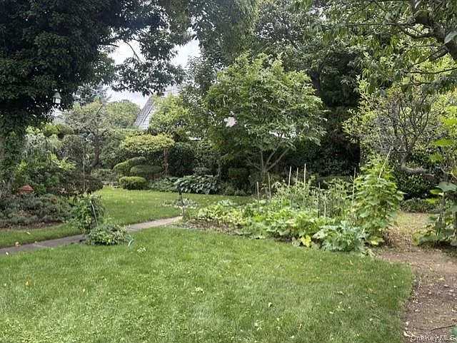 126 Hillside Ave — Photo 4