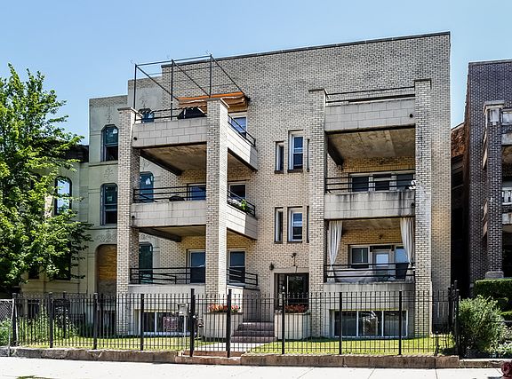 3rd image of 3529 S King Dr #3