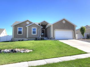 77 W Aruba Dr, Saratoga Springs, UT 84045