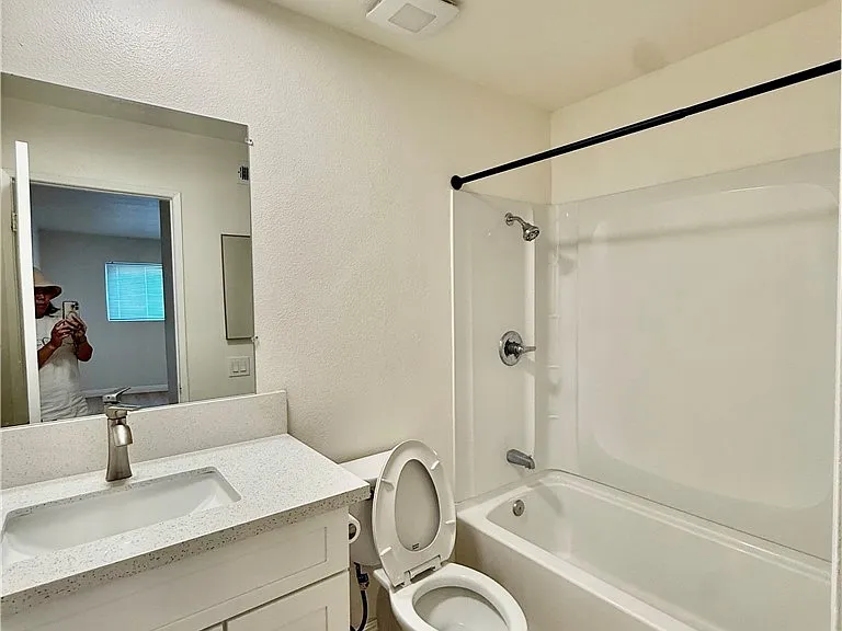 621 N Alhambra Ave — Photo 9