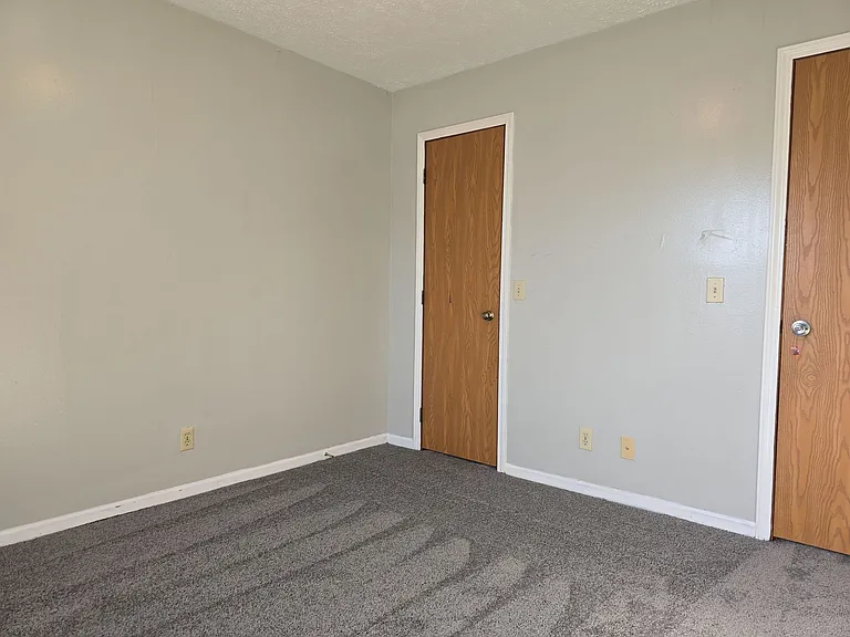 Lynnwood Apartments — Photo 10