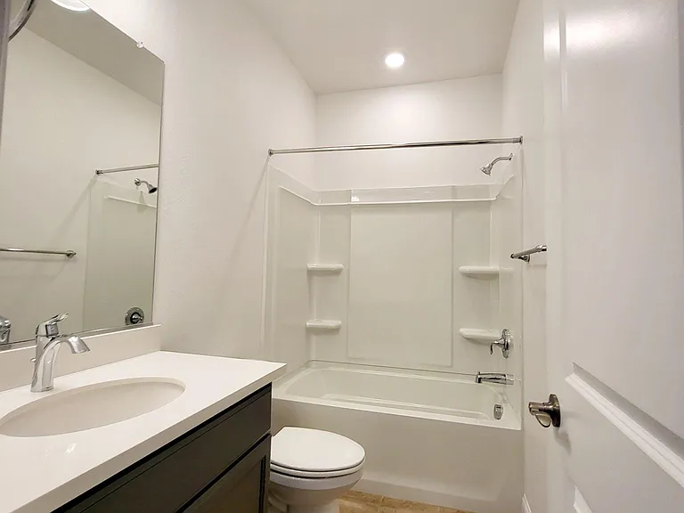 1561 Shirley Ave — Photo 13