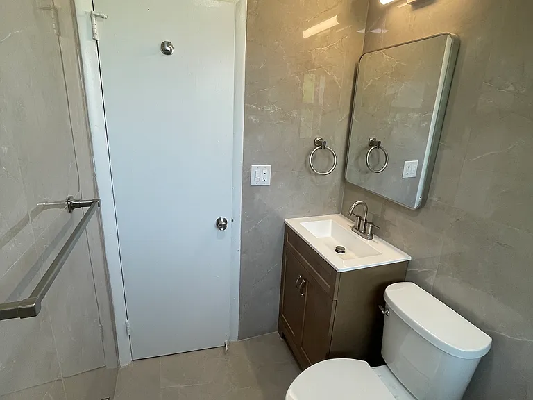 821 Silver Beach Rd #4 — Photo 6
