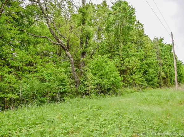 1 Fallon Rd, Hugo, OK 74743