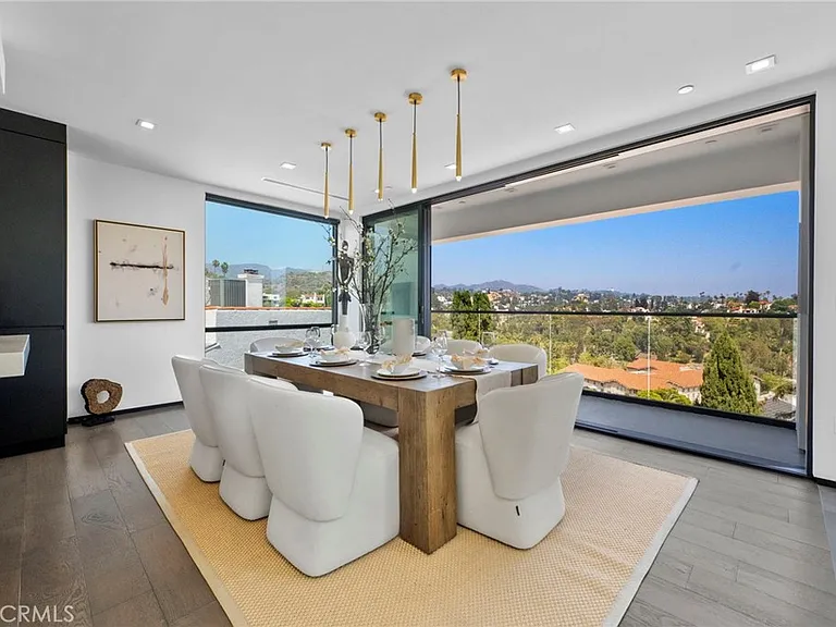 2033 Glencoe Way — Photo 32