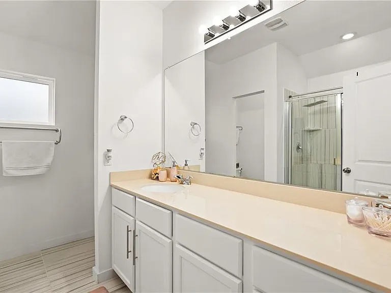 16911 Alturas Ave — Photo 11