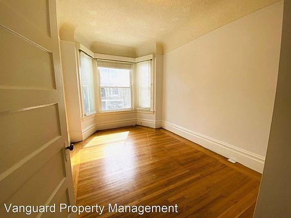 3rd image of 3926 Sacramento St
