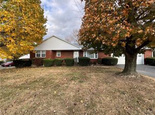 692 Daniels Rd, Nazareth, PA 18064