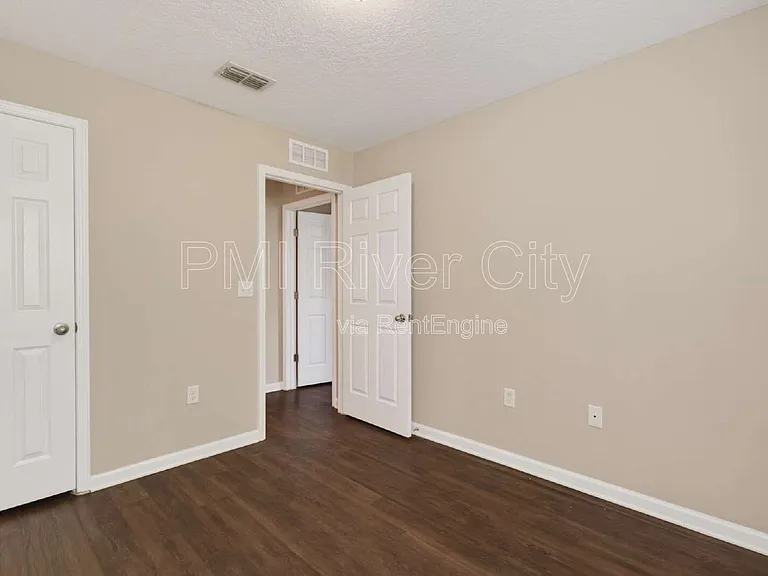 7608 Rain Forest Dr N — Photo 20