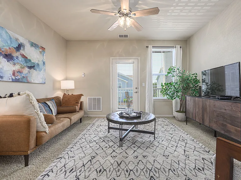 Spring Creek Apartments — Photo 5