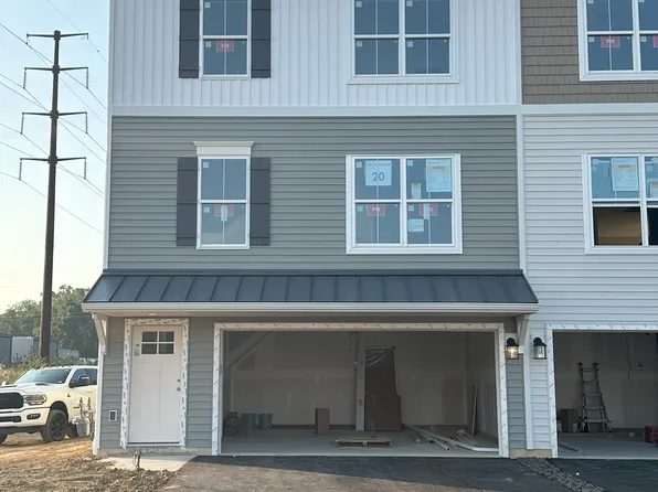 160 Copperleaf Dr, Mechanicsburg, PA 17050