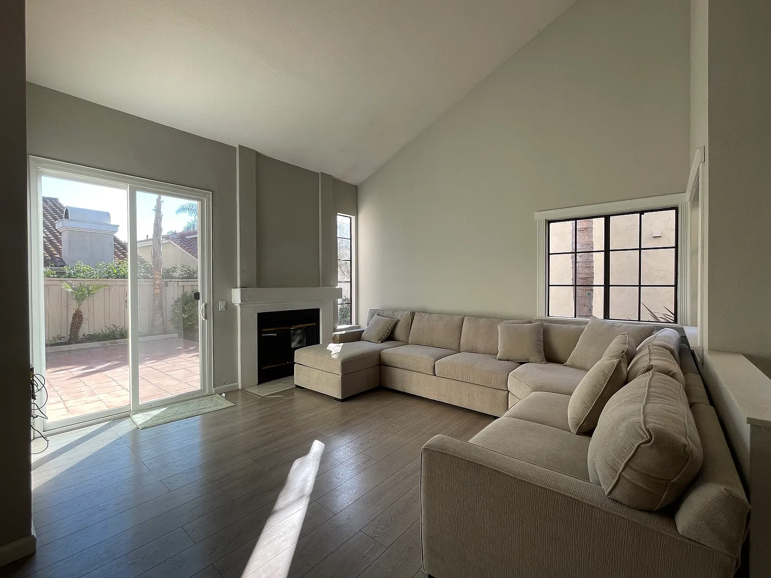 3 bed, 1323 sqft, $1,800 — Photo 3