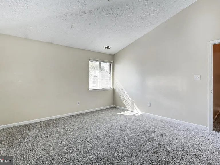 2106 Whitehall Rd #2D — Photo 21