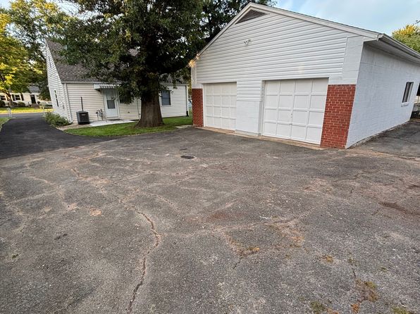 3117 Elmwood Dr