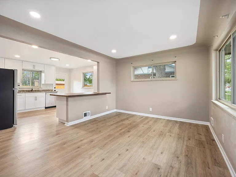 3840 N Bryant St — Photo 5