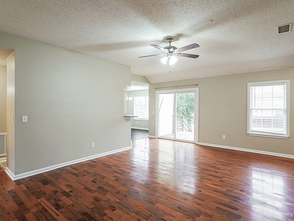 5th image of 3812 Round Rock Dr