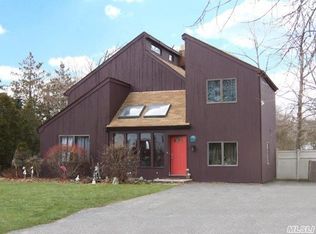 12 Union Ave, Center Moriches, NY 11934