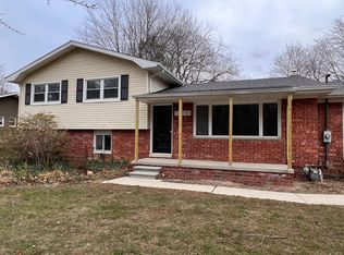 13210 Grafton Rd, Carleton, MI 48117