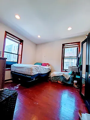 Rented by Compass | media 10