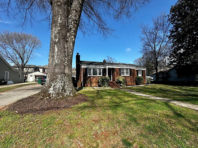3415 Benard Ave — Photo 3