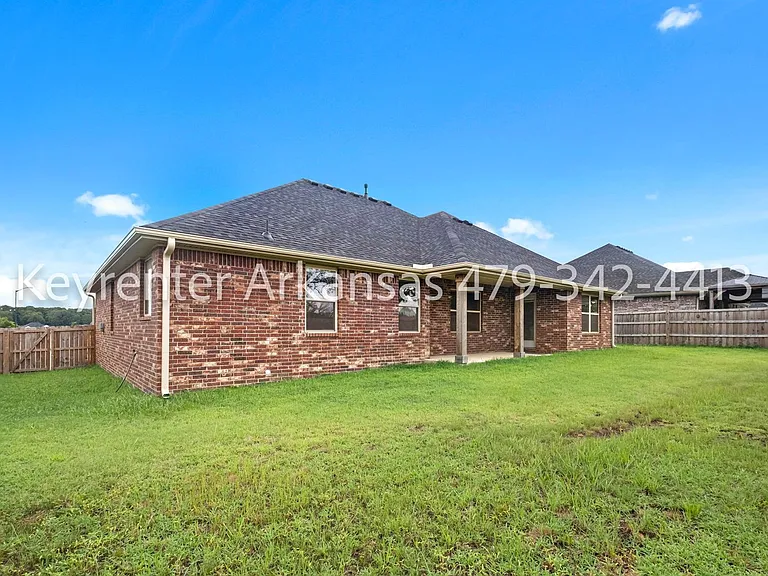 800 E Fallon St — Photo 26