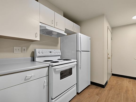 2nd image of 2306 Douglas Rd #2308-102