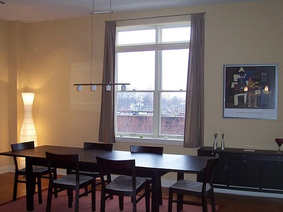 3rd image of 12701 Larchmere Blvd APT 4C