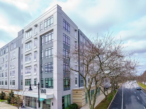 180 Telford St Unit 517, Brighton, MA 02135