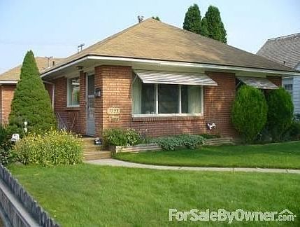 Front Door
						:
						Nicely landscapped.