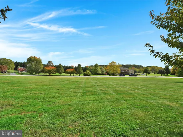 17 Salt Lake Cir, Fawn Grove, PA 17321