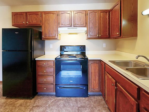 5th image of 411 Stratford Way APT 12