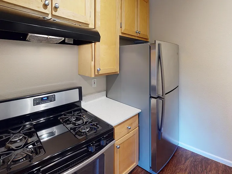 The Hawthorne Apartments — Photo 34