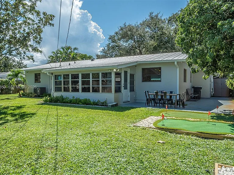 712 Tradewind Dr — Photo 36