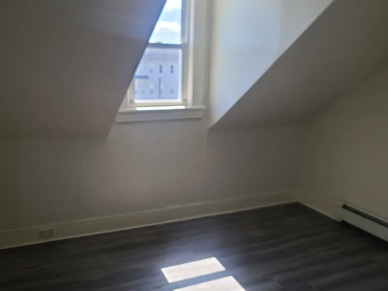 584 Connecticut Ave — Photo 15