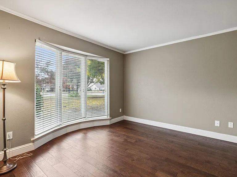 102 Sunset Dr — Photo 3