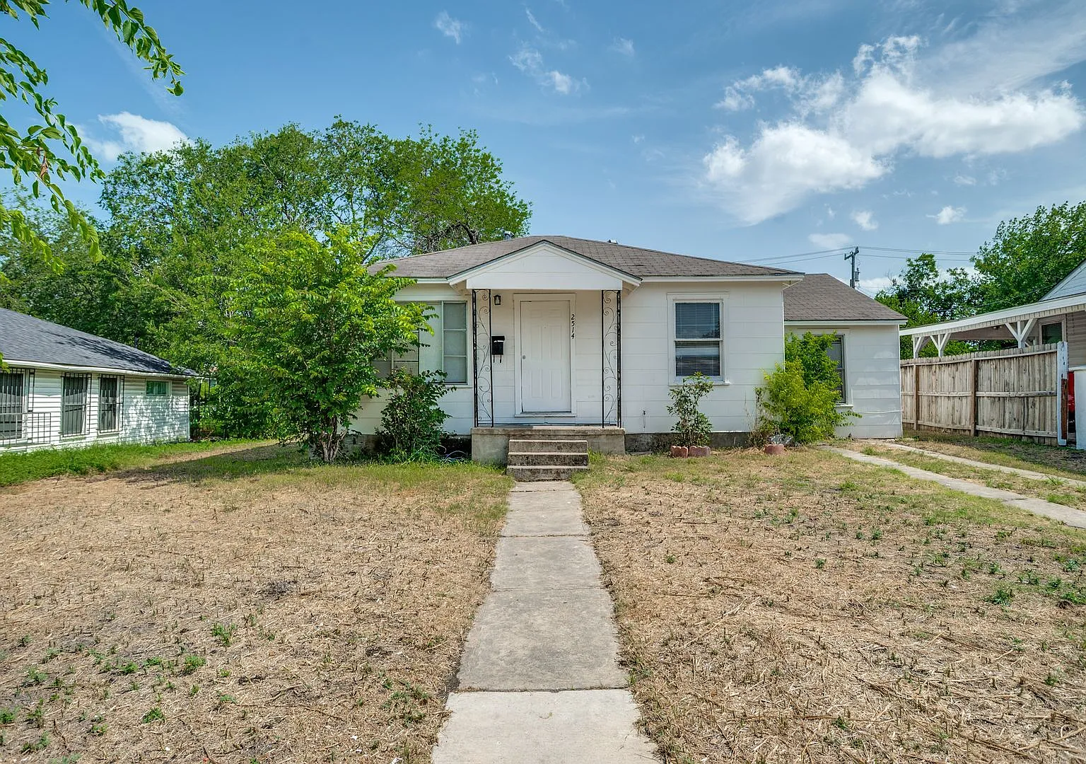 2 Bedroom in University Park! — Photo 1