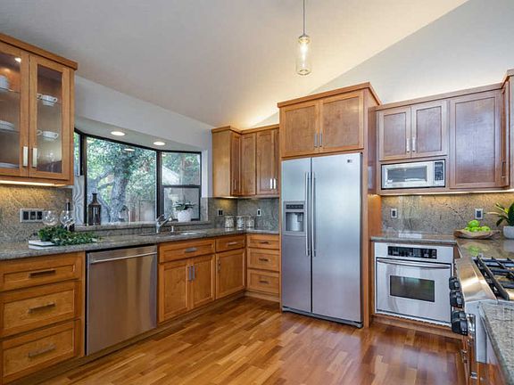 5th image of 1040 Wilmington Way