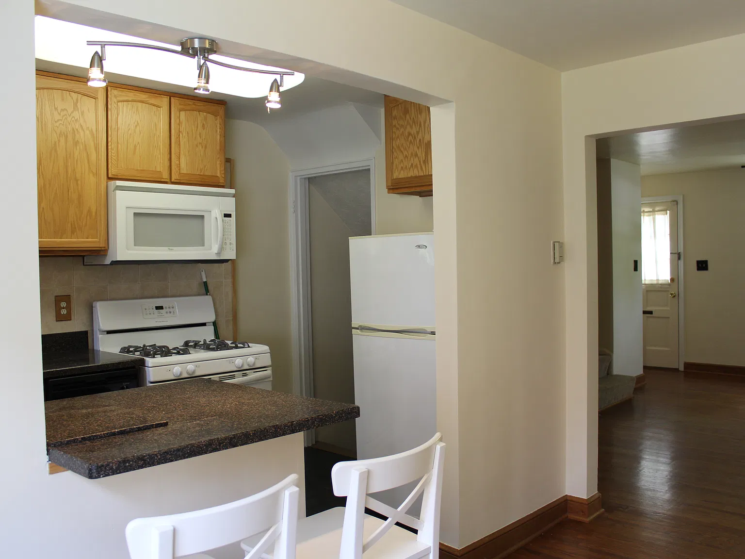 2 bed, 1.5 bath, 1458 sqft, $1,500 — Photo 4