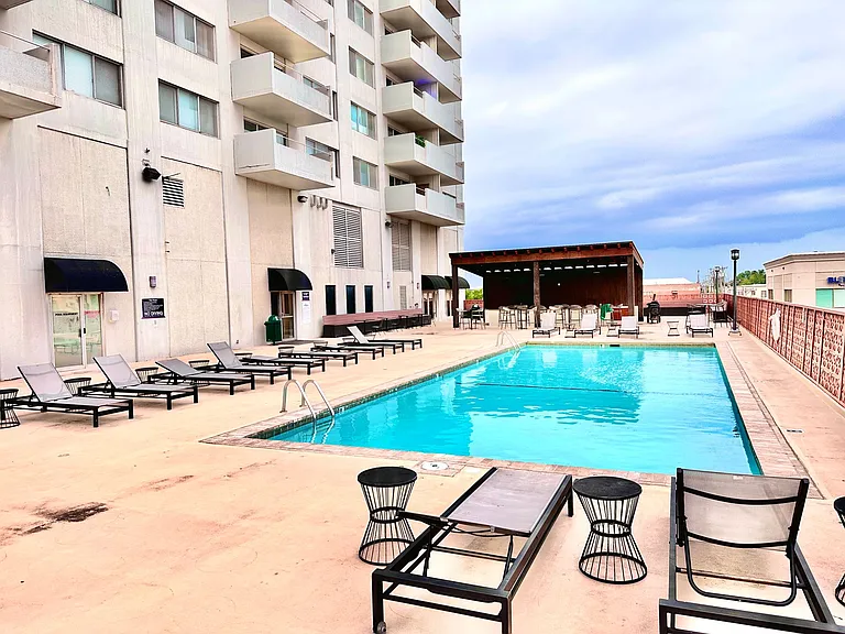 The Regency Apartments — Photo 77