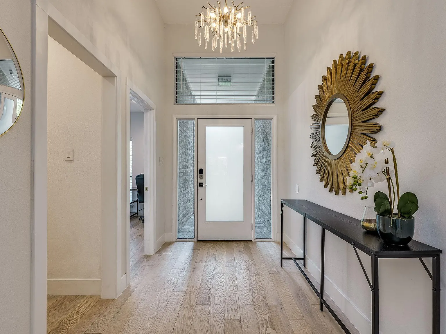 3 bed, 3.0 bath, 2817 sqft, $4,800 — Photo 4