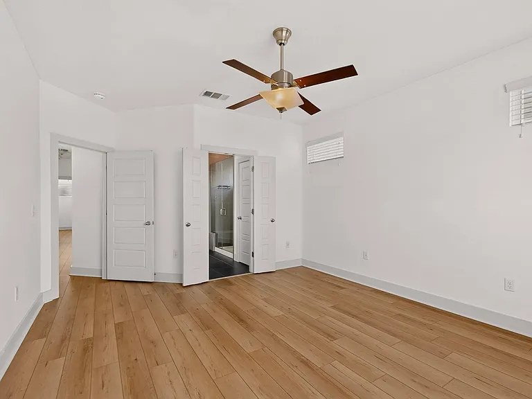 5915 Swayden Ln — Photo 22