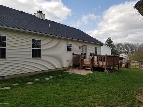 5th image of 115 Woodfield Cir