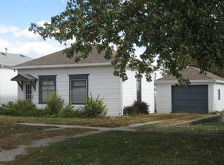 306 May St, Firth, NE 68358