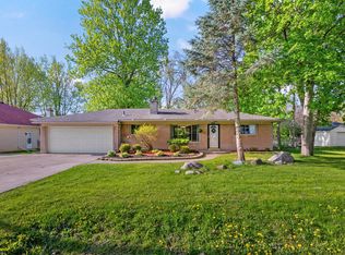 950 Gallaland Ave, Rochester Hills, MI 48307